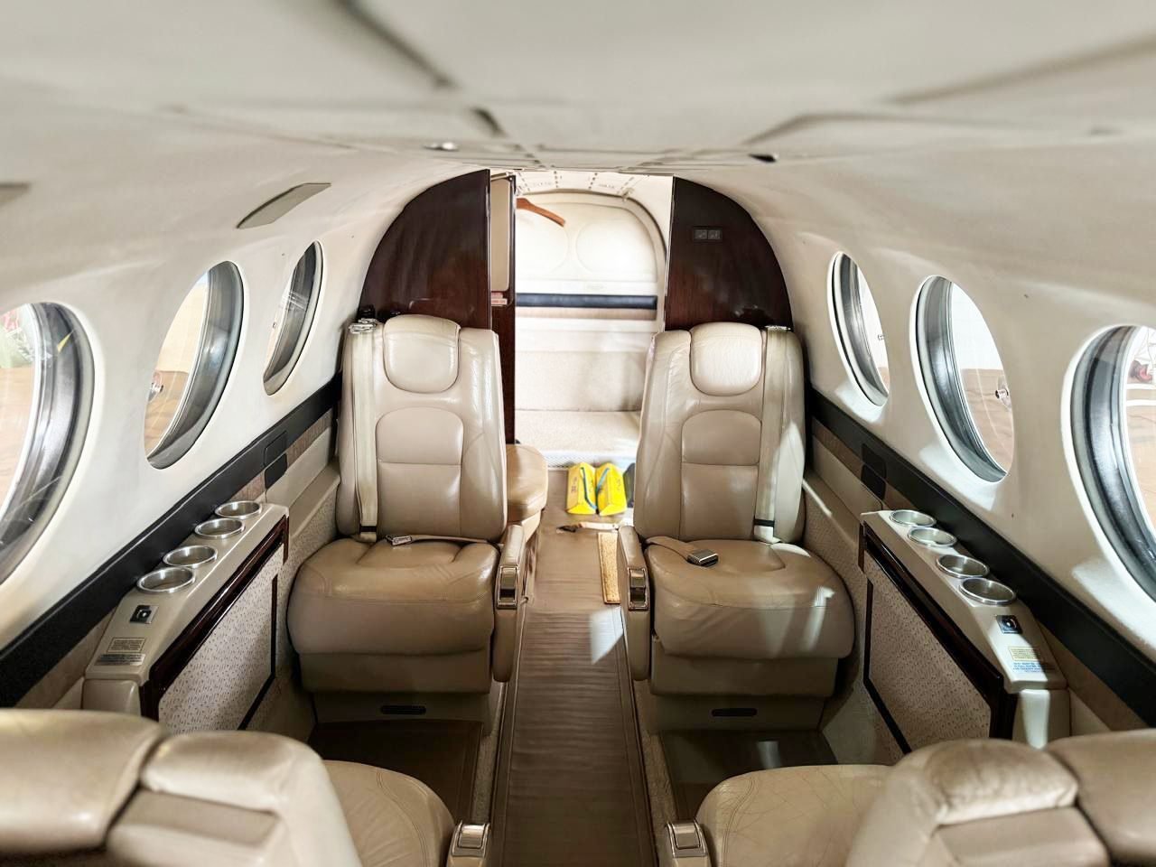 BEECHCRAFT KING AIR 350 2000 BEECHCRAFT KING AIR 350 2000