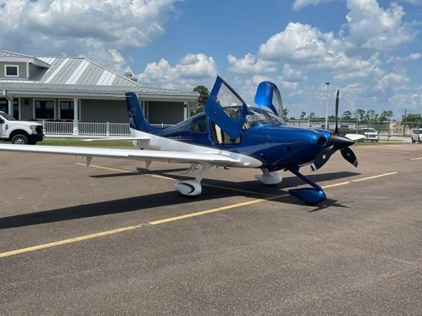CIRRUS SR22 G3 GTS 2011