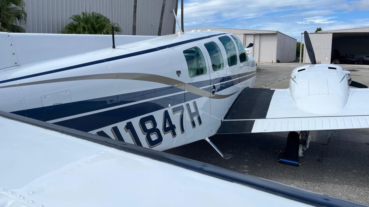 BEECHCRAFT BARON 58TC 1982 BEECHCRAFT BARON 58TC 1982