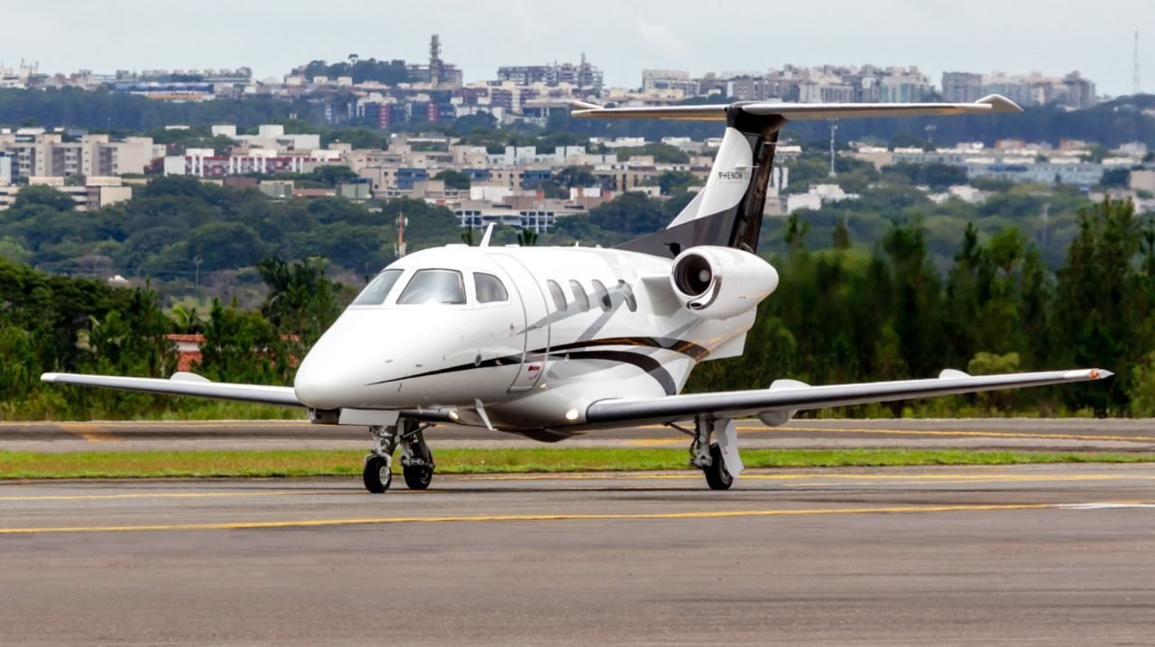 EMBRAER PHENOM 100 2011 À VENDA EMBRAER PHENOM 100 2011 À VENDA