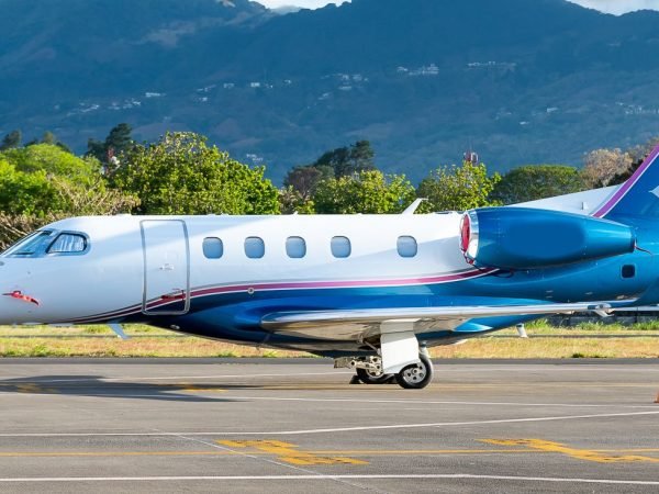 EMBRAER PHENOM 300 2014