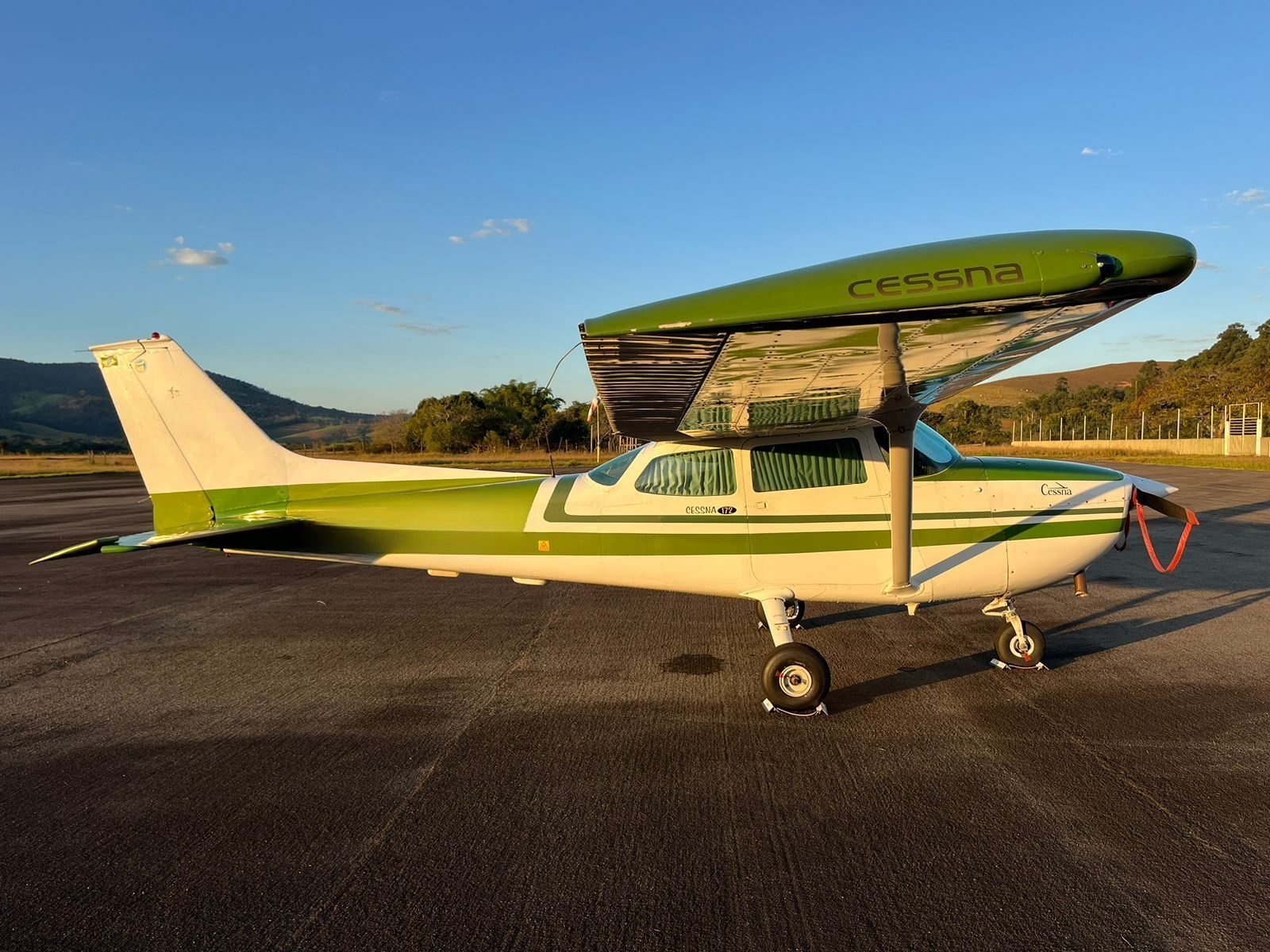 CESSNA 172M SKYHAWK 1974