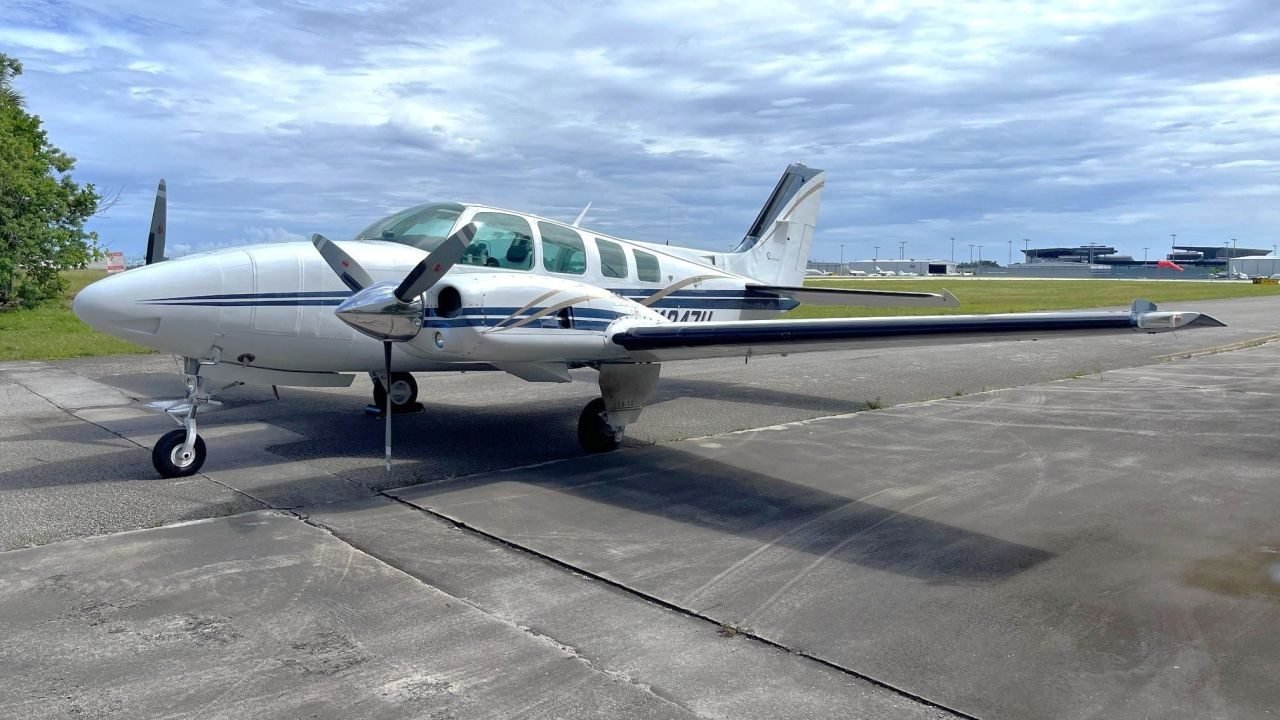 BEECHCRAFT BARON 58TC 1982 BEECHCRAFT BARON 58TC 1982
