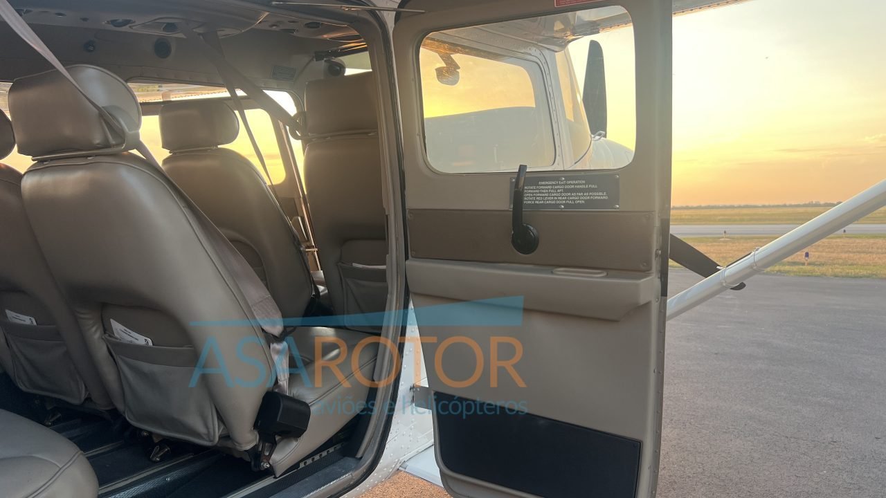 CESSNA T206H STATIONAIR 2000