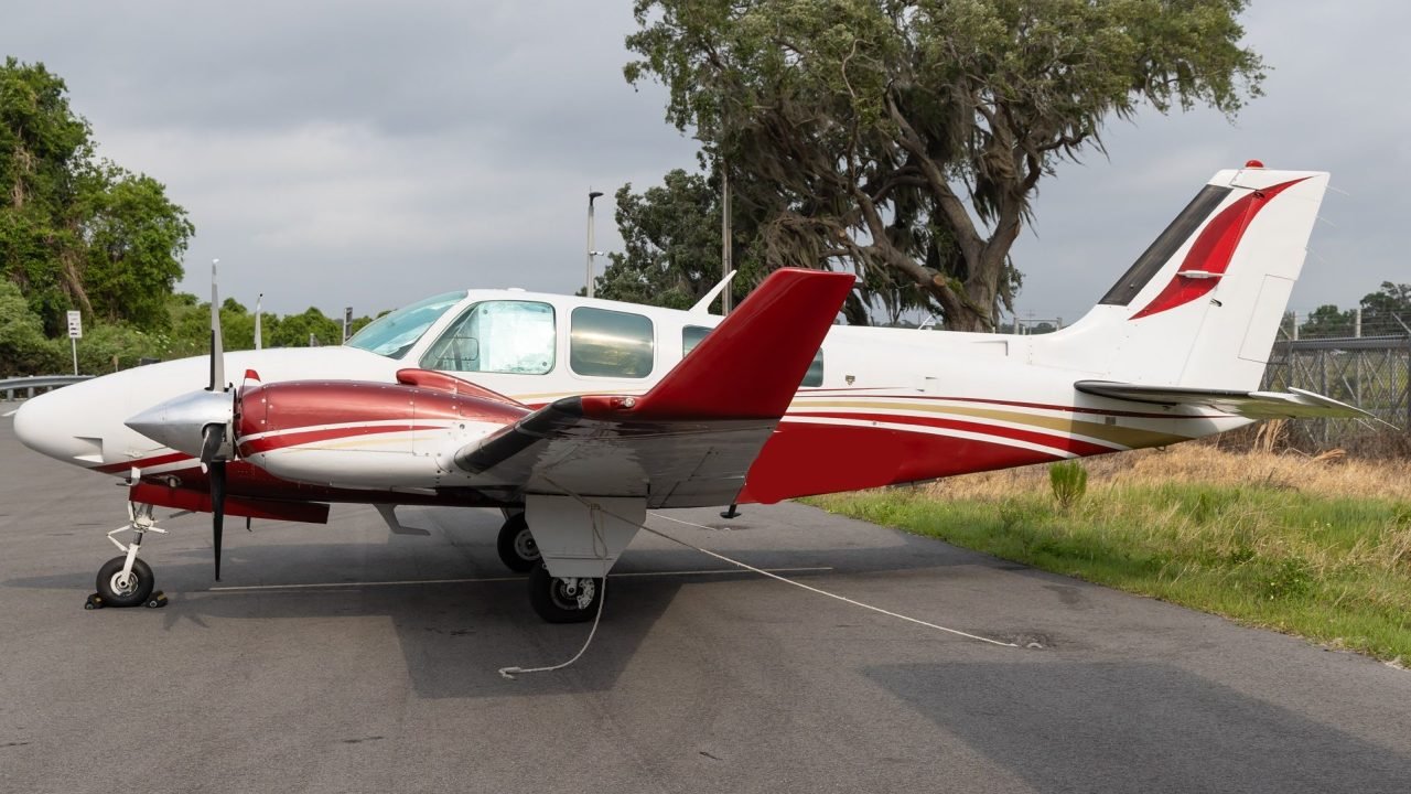BEECHCRAFT BARON B58 1996 BEECHCRAFT BARON B58 1996
