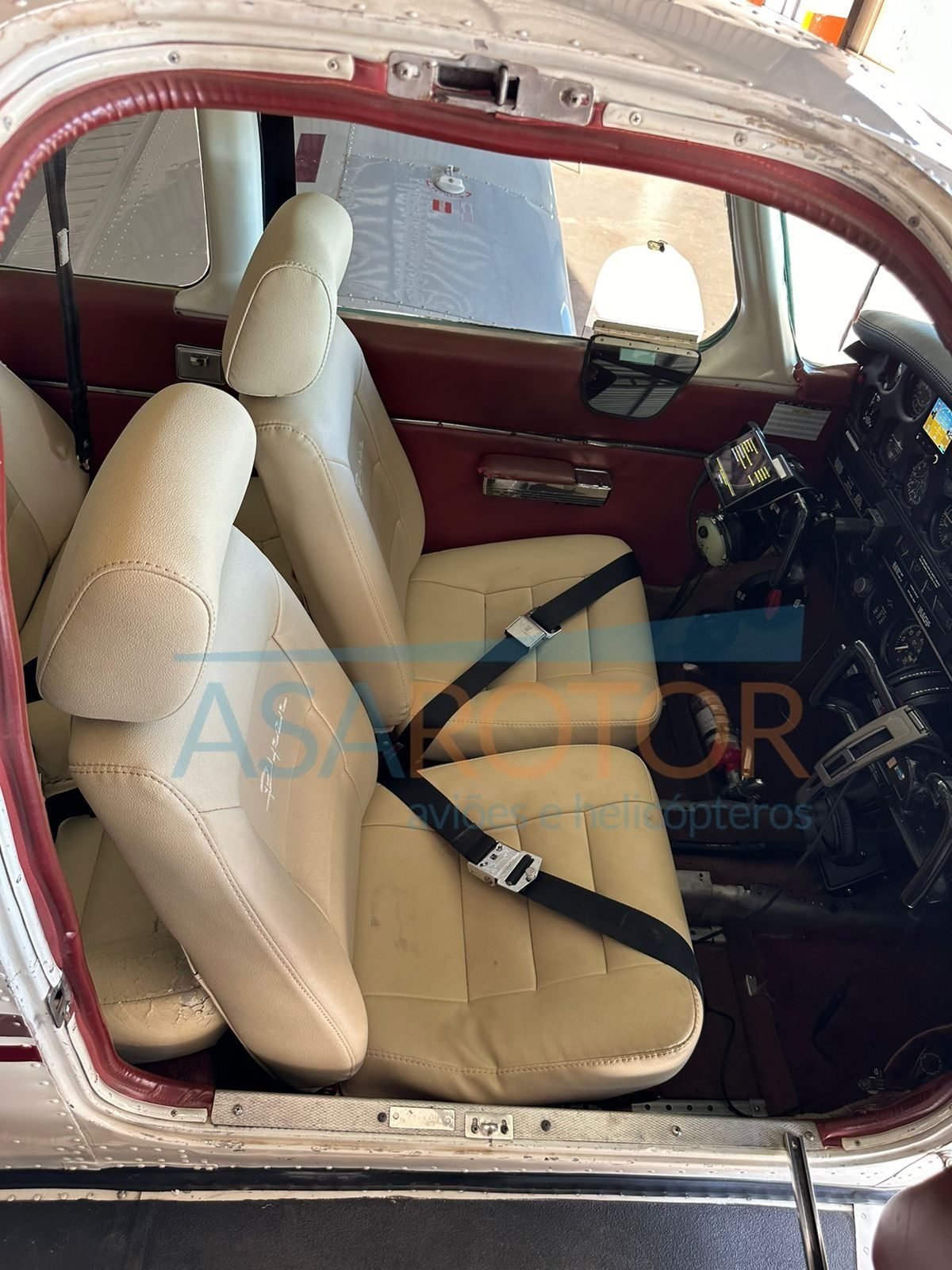 PIPER CHEROKEE PA-28-140 1974