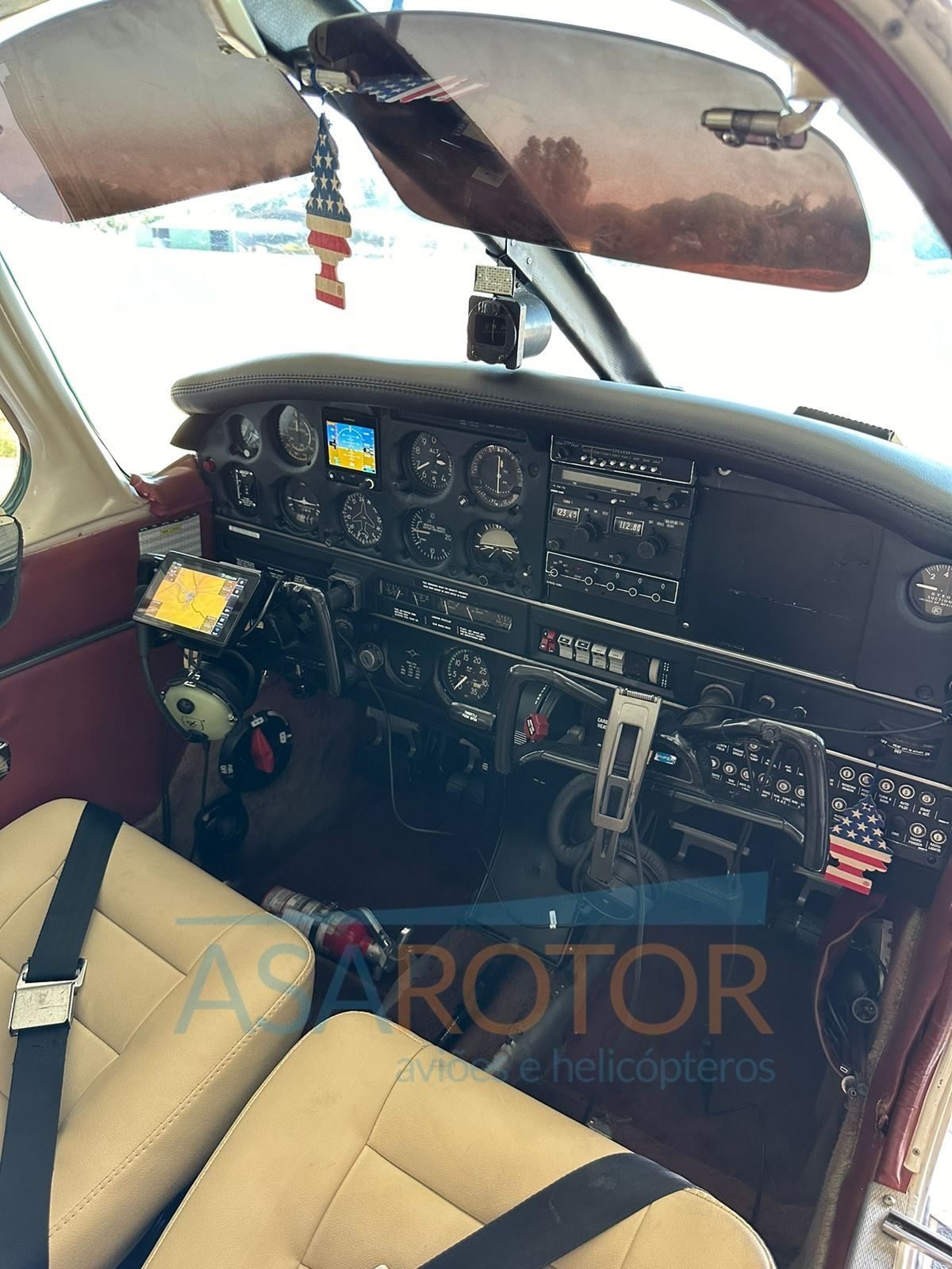 PIPER CHEROKEE PA-28-140 1974