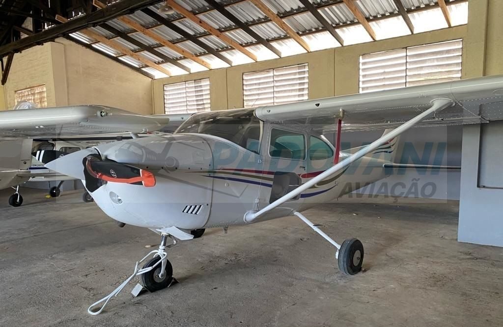 CESSNA 182P SKYLANE 1973 CESSNA 182P SKYLANE 1973