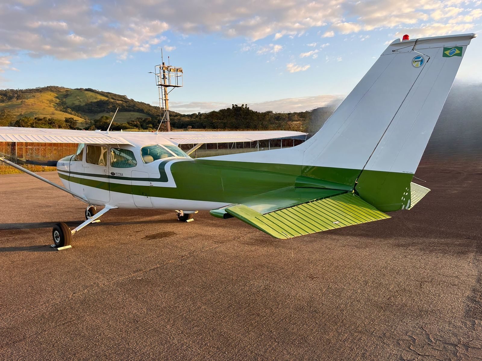 CESSNA 172M SKYHAWK 1974