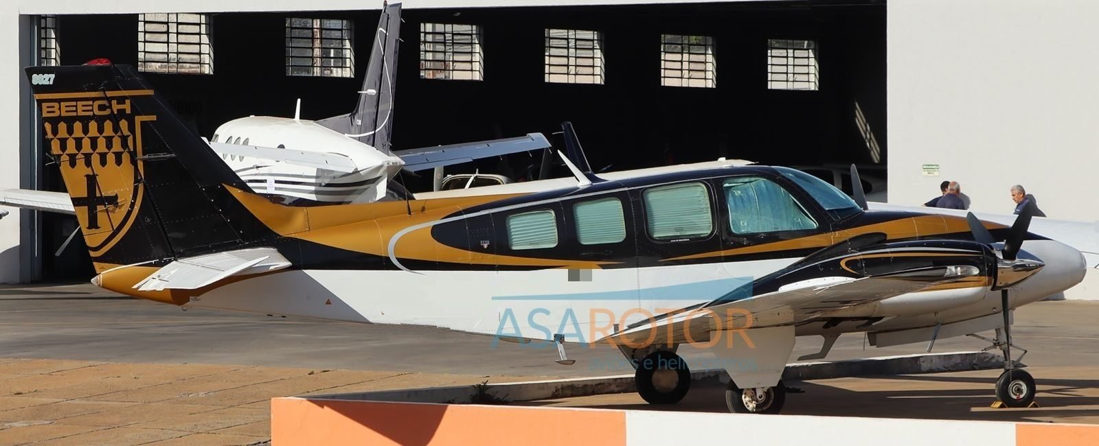 BEECHCRAFT BARON B58 1981 BEECHCRAFT BARON B58 1981