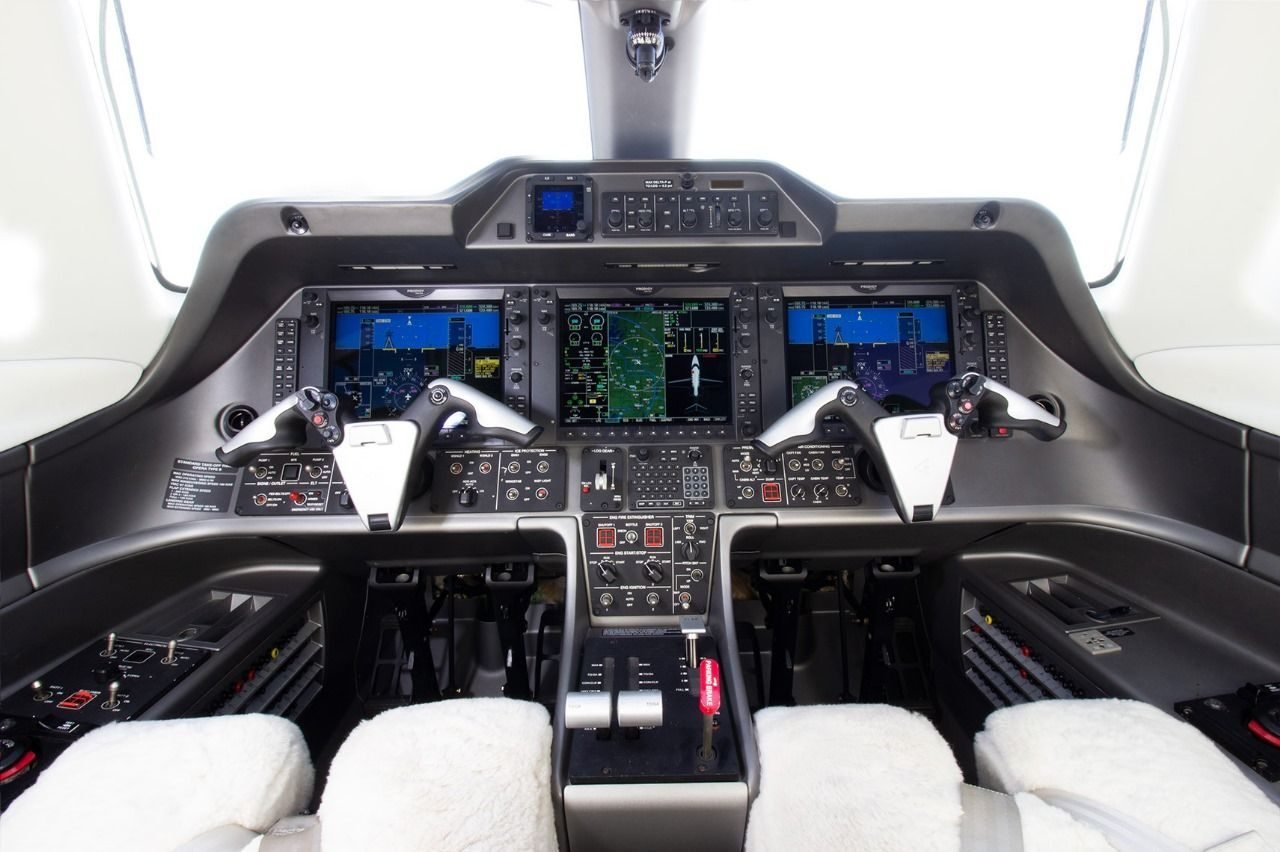 EMBRAER PHENOM 100 2011 À VENDA EMBRAER PHENOM 100 2011 À VENDA