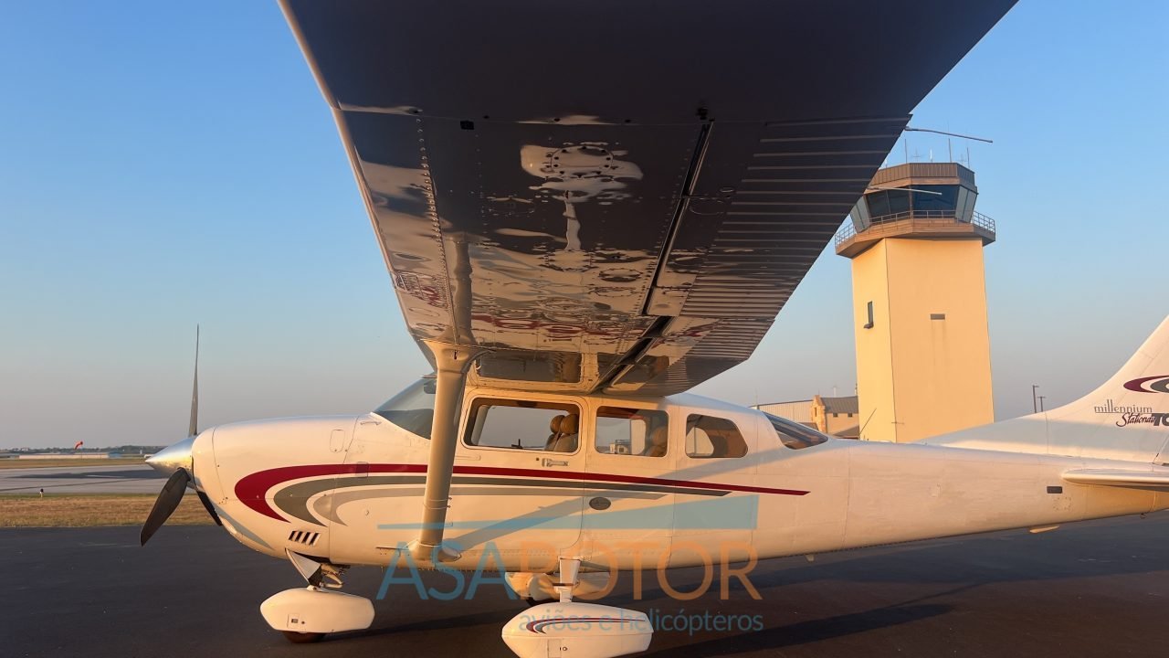 CESSNA T206H STATIONAIR 2000