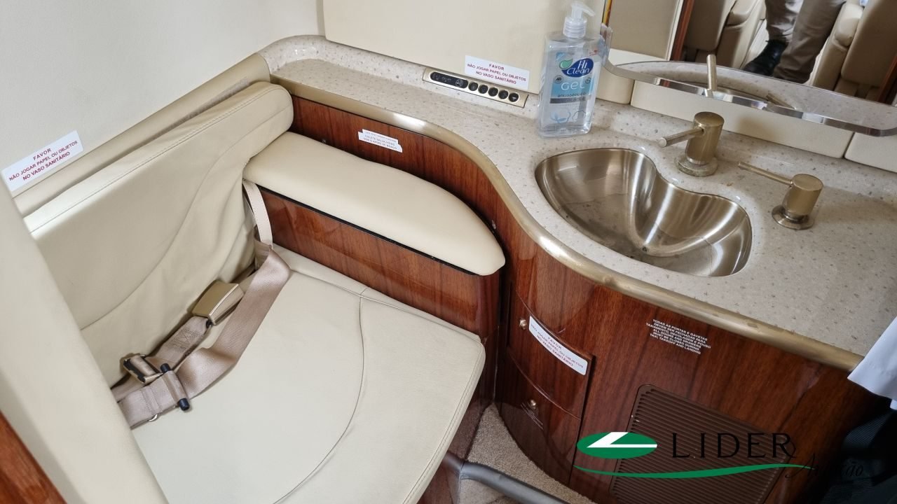BOMBARDIER LEARJET 40XR 2007 BOMBARDIER LEARJET 40XR 2007