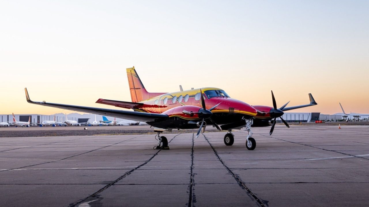 BEECHCRAFT KING AIR C90B 2004 BEECHCRAFT KING AIR C90B 2004