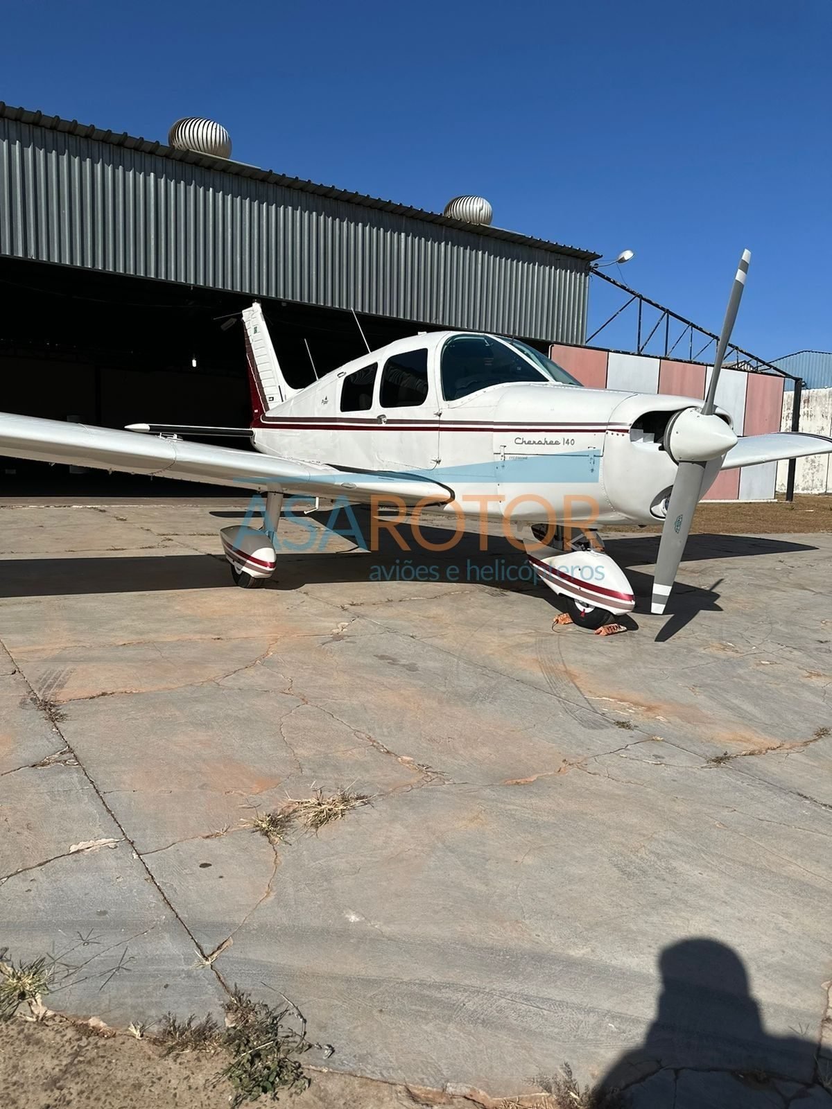 PIPER CHEROKEE PA-28-140 1974
