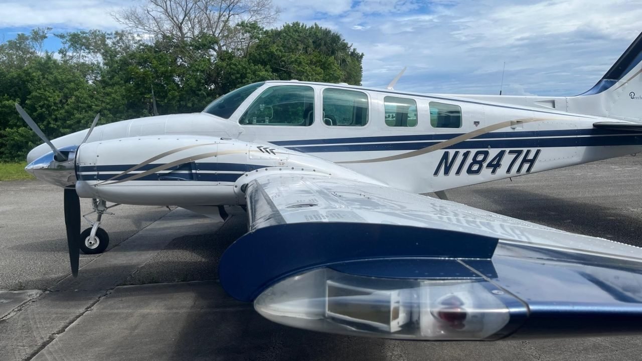 BEECHCRAFT BARON 58TC 1982 BEECHCRAFT BARON 58TC 1982