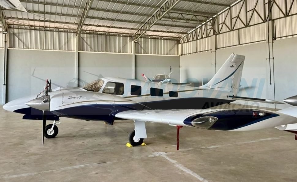 PIPER PA-34-220T SENECA V 2001 PIPER PA-34-220T SENECA V 2001