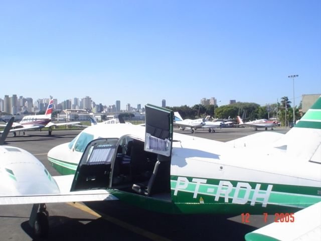 EMB-810C SENECA II 1980