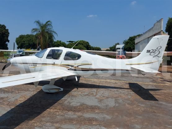 CIRRUS SR22 2004 CIRRUS SR22 2004