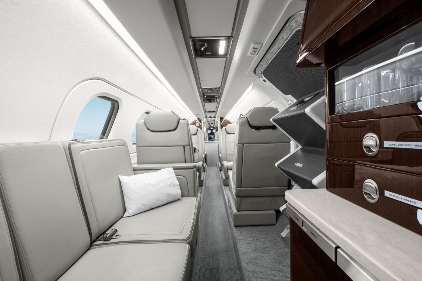 EMBRAER PHENOM 300E 2019 EMBRAER PHENOM 300E 2019