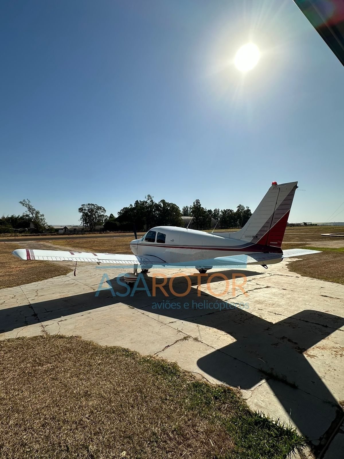 PIPER CHEROKEE PA-28-140 1974