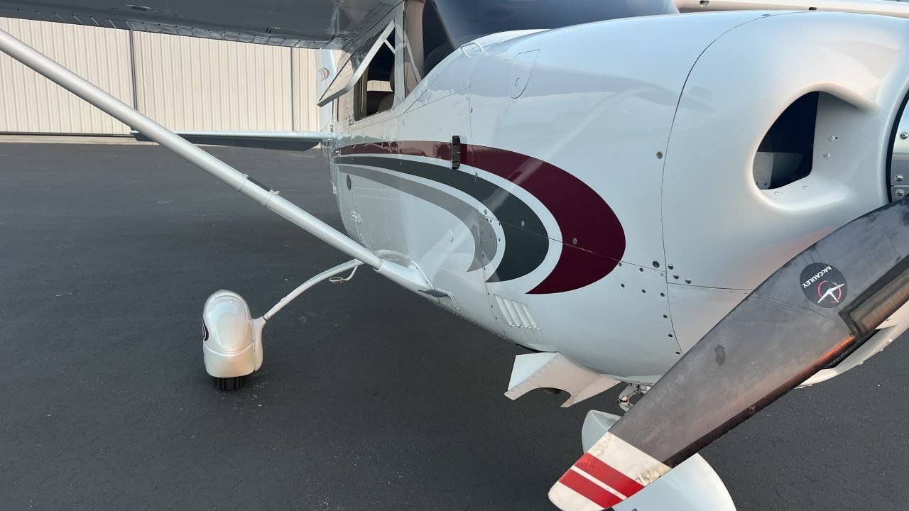 CESSNA T206H STATIONAIR 2000