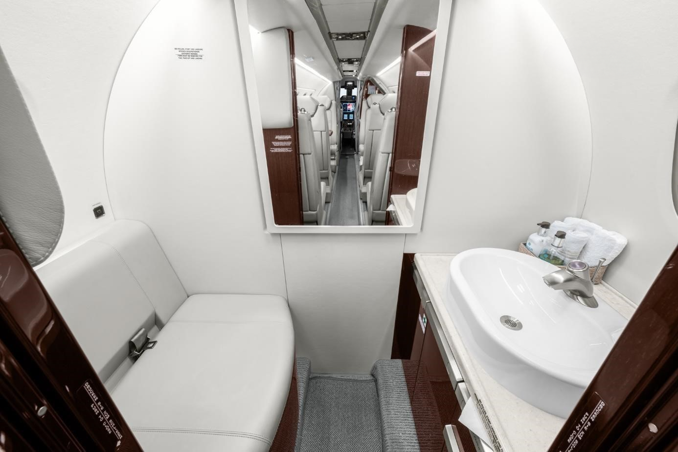 EMBRAER PHENOM 300E 2019 EMBRAER PHENOM 300E 2019