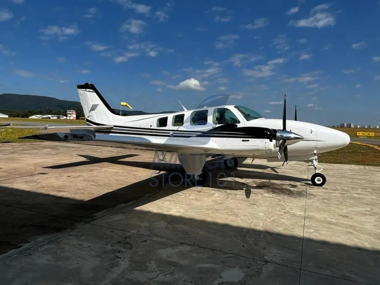 BEECHCRAFT BARON 58 1990