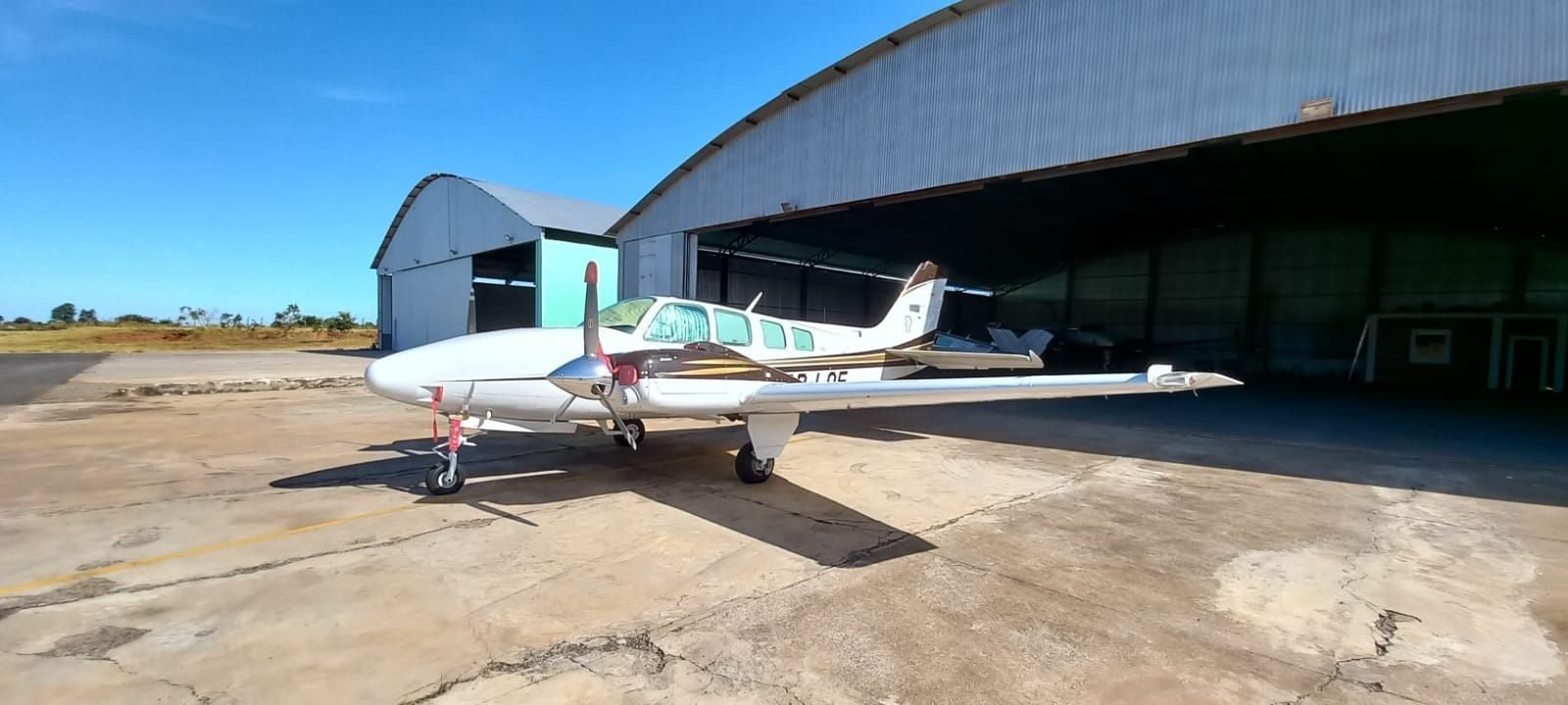 BEECHCRAFT BARON 58 1979