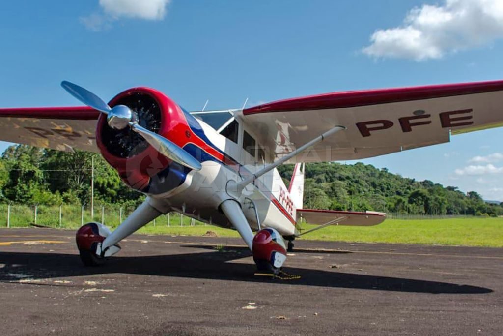 Stinson V-77 1943