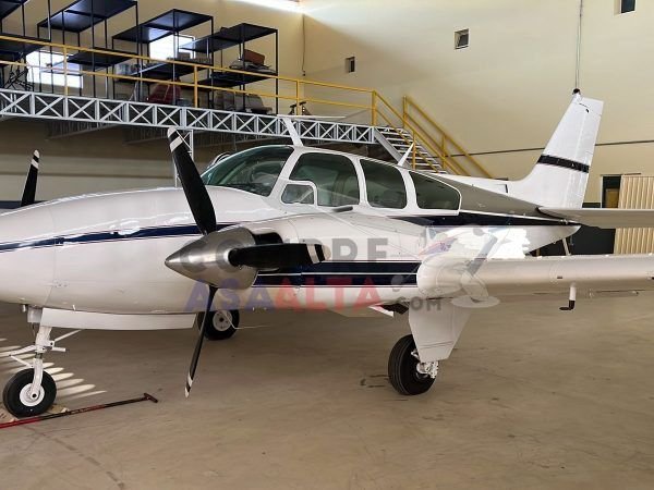 BEECHCRAFT BARON D55 1969