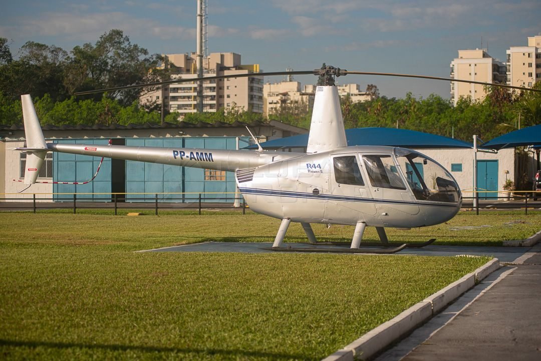 ROBINSON R44 RAVEN II 2006 ROBINSON R44 RAVEN II 2006