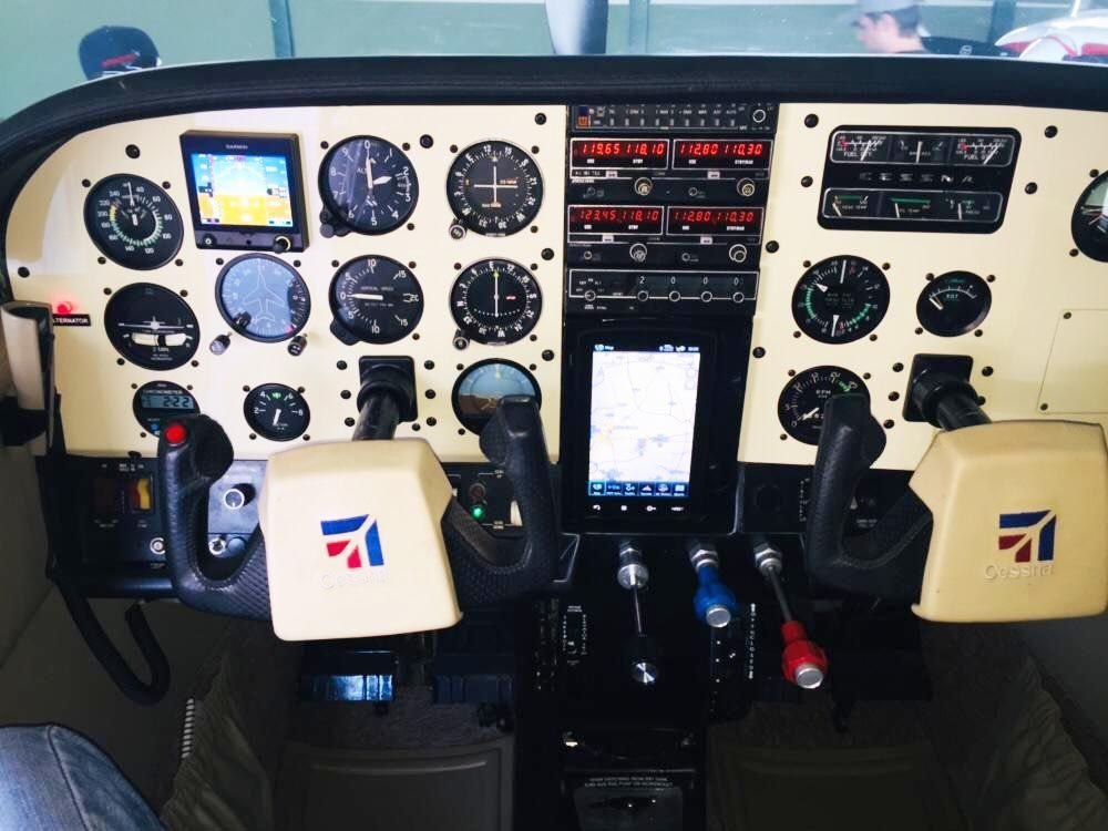 CESSNA 210L CENTURION 1973 CESSNA 210L CENTURION 1973