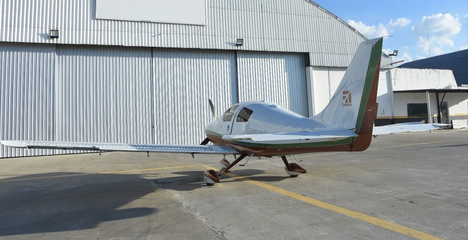 CESSNA 350 CORVALIS LC42-550FG 2007