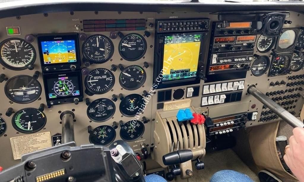 PIPER PA-34-220T SENECA IV 1994 PIPER PA-34-220T SENECA IV 1994