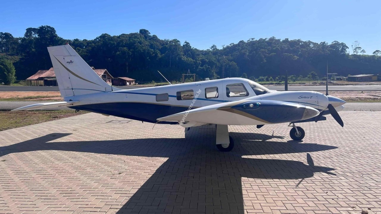 PIPER PA-34-220T SENECA V 2001 PIPER PA-34-220T SENECA V 2001