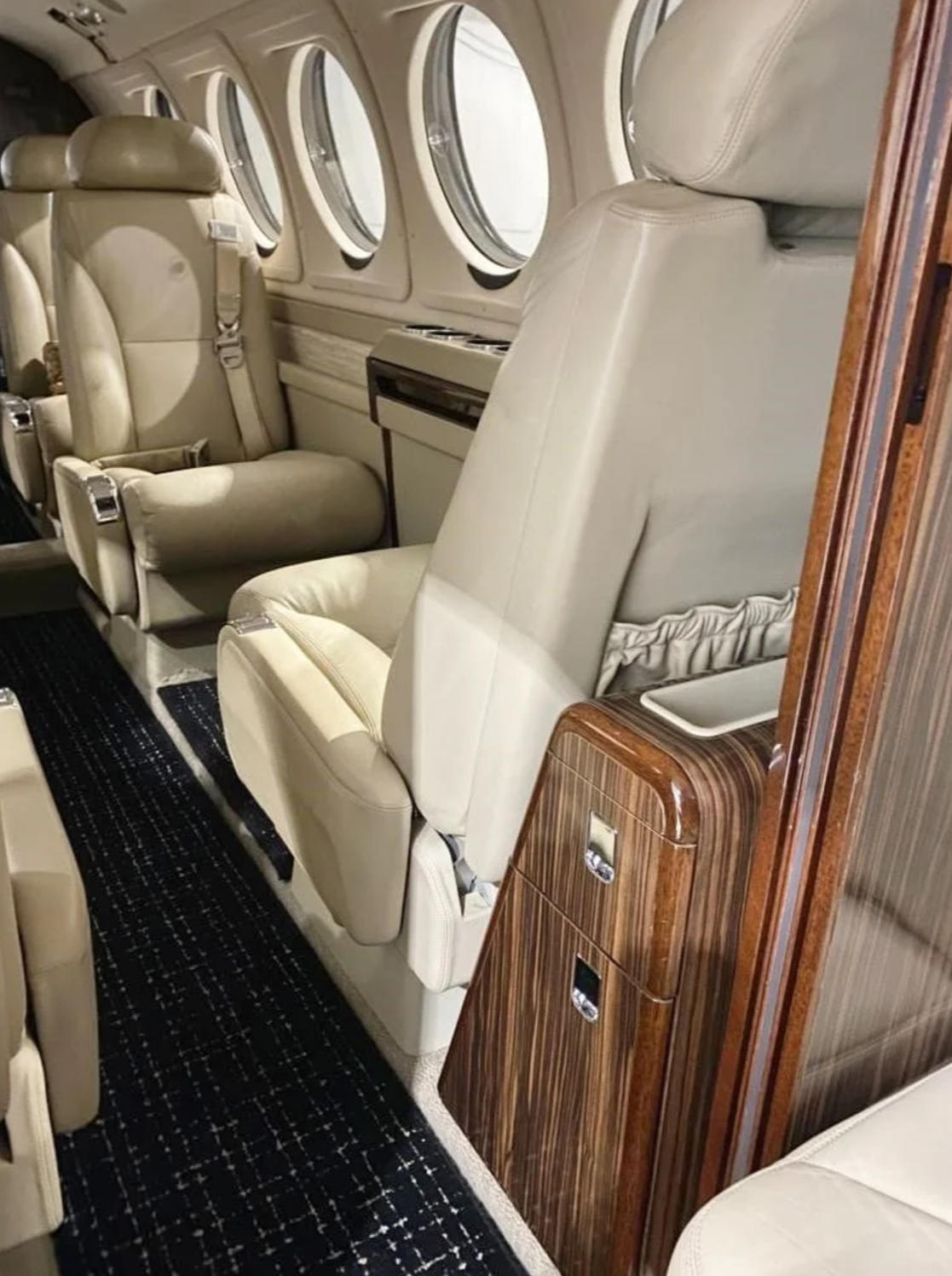BEECHCRAFT KING AIR 250 2016