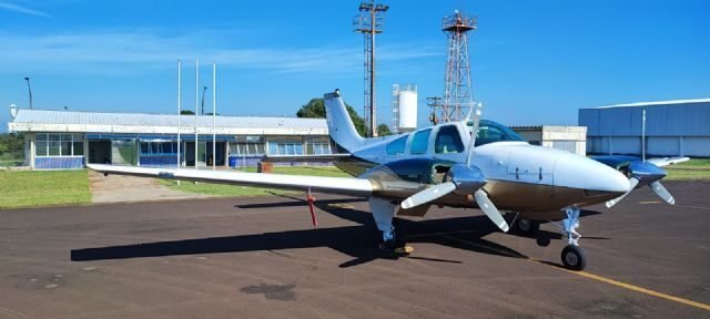 BEECHCRAFT BARON BE55 1973