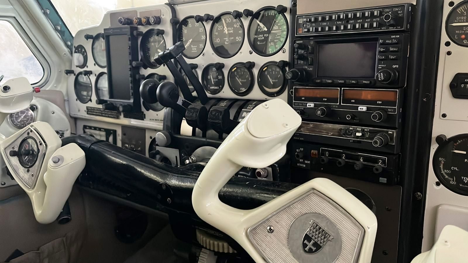 BEECHCRAFT BARON D55 1969 BEECHCRAFT BARON D55 1969