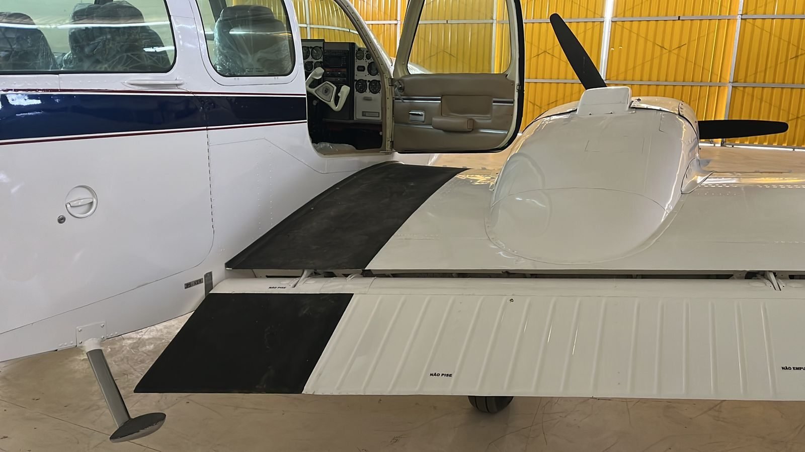 BEECHCRAFT BARON D55 1969 BEECHCRAFT BARON D55 1969