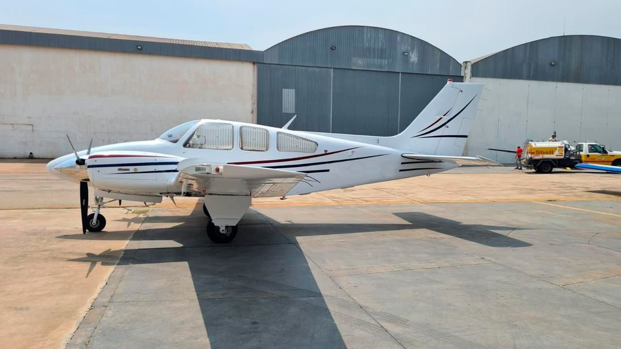 BEECHCRAFT BARON B55 1982 BEECHCRAFT BARON B55 1982