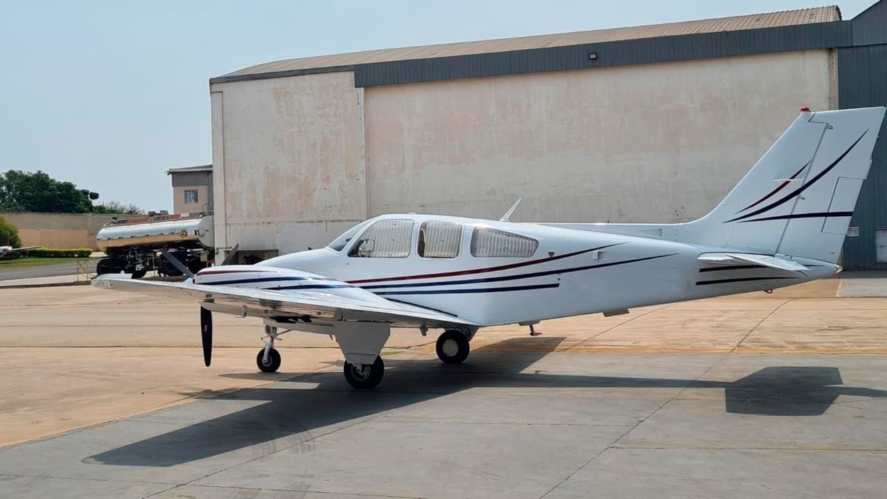 BEECHCRAFT BARON B55 1982 BEECHCRAFT BARON B55 1982