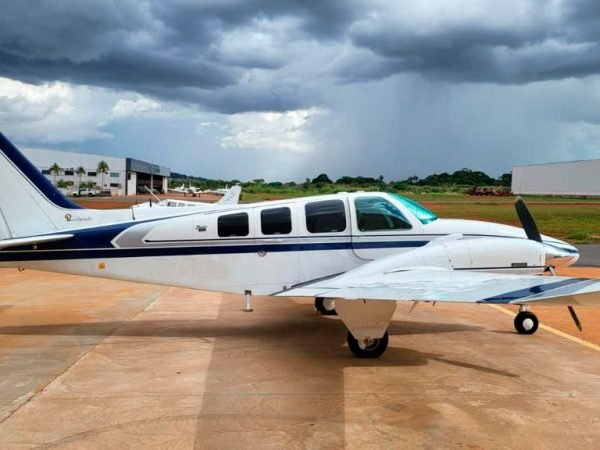 BEECHCRAFT BARON 58 1972