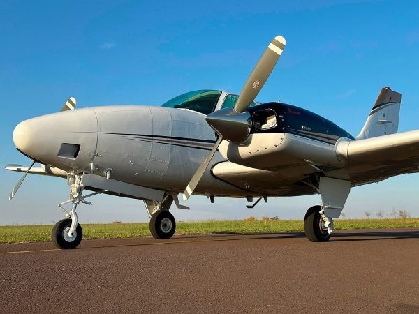 BEECHCRAFT BARON B58 1979