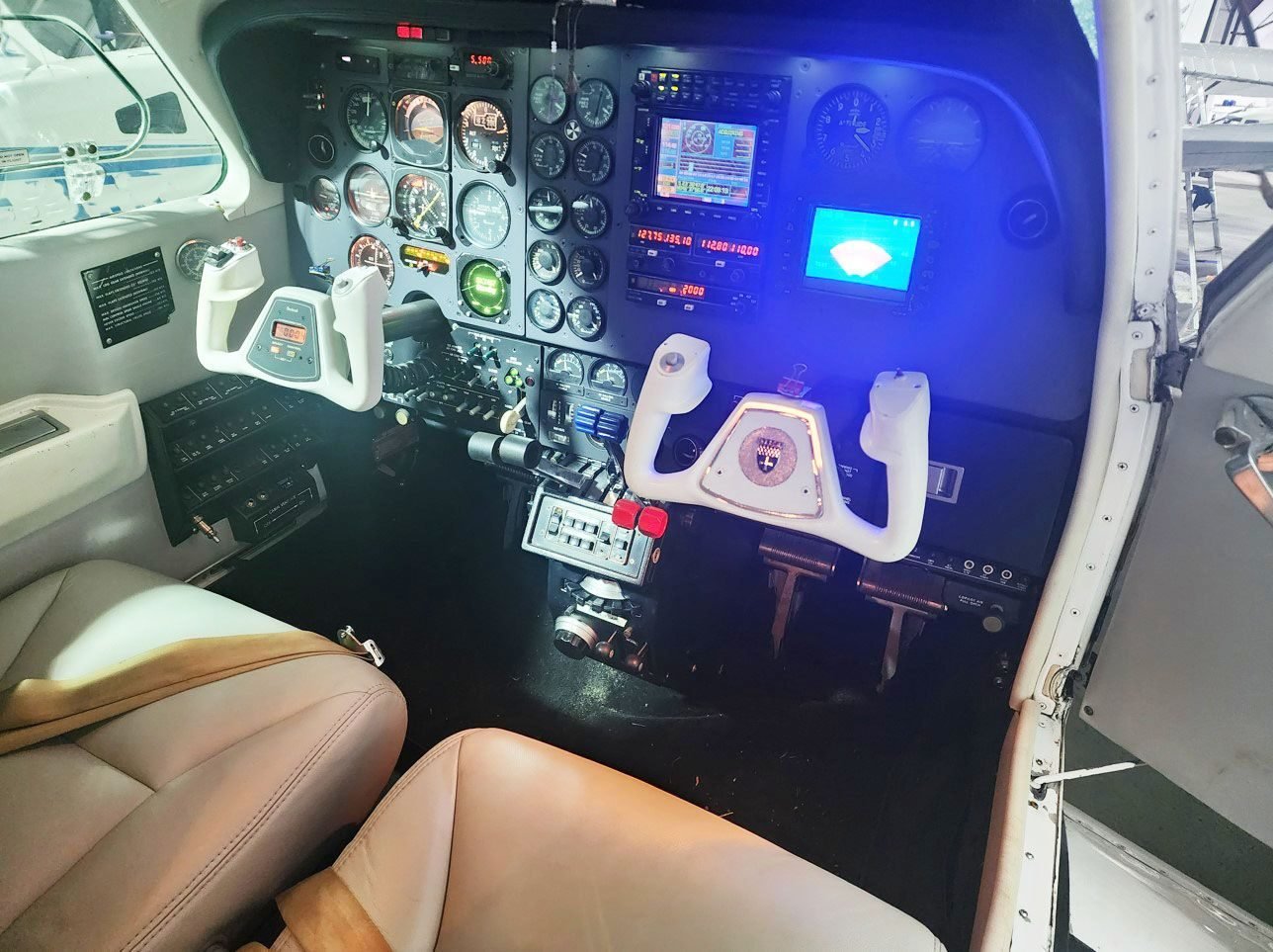 BEECHCRAFT BARON B58 1984 BEECHCRAFT BARON B58 1984