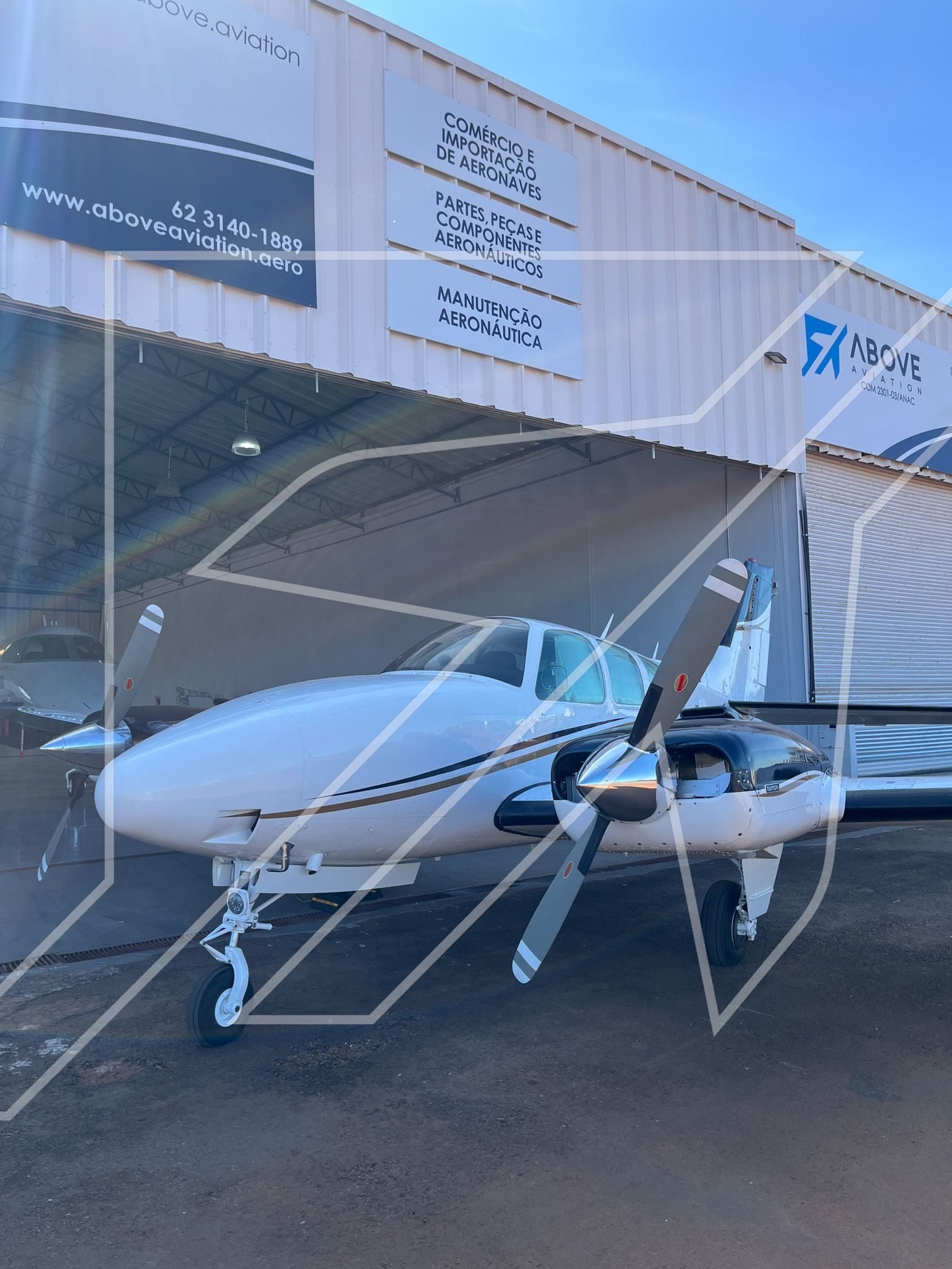 BEECHCRAFT BARON E55 1975 BEECHCRAFT BARON E55 1975