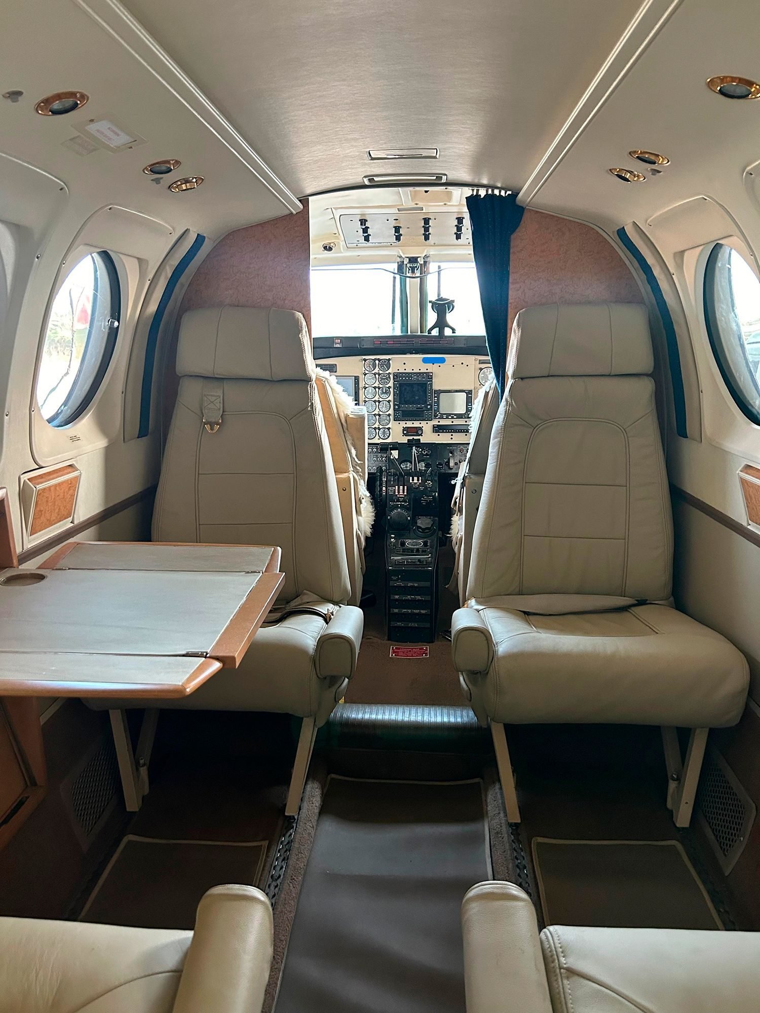 BEECHCRAFT KING AIR C90 1982 BEECHCRAFT KING AIR C90 1982
