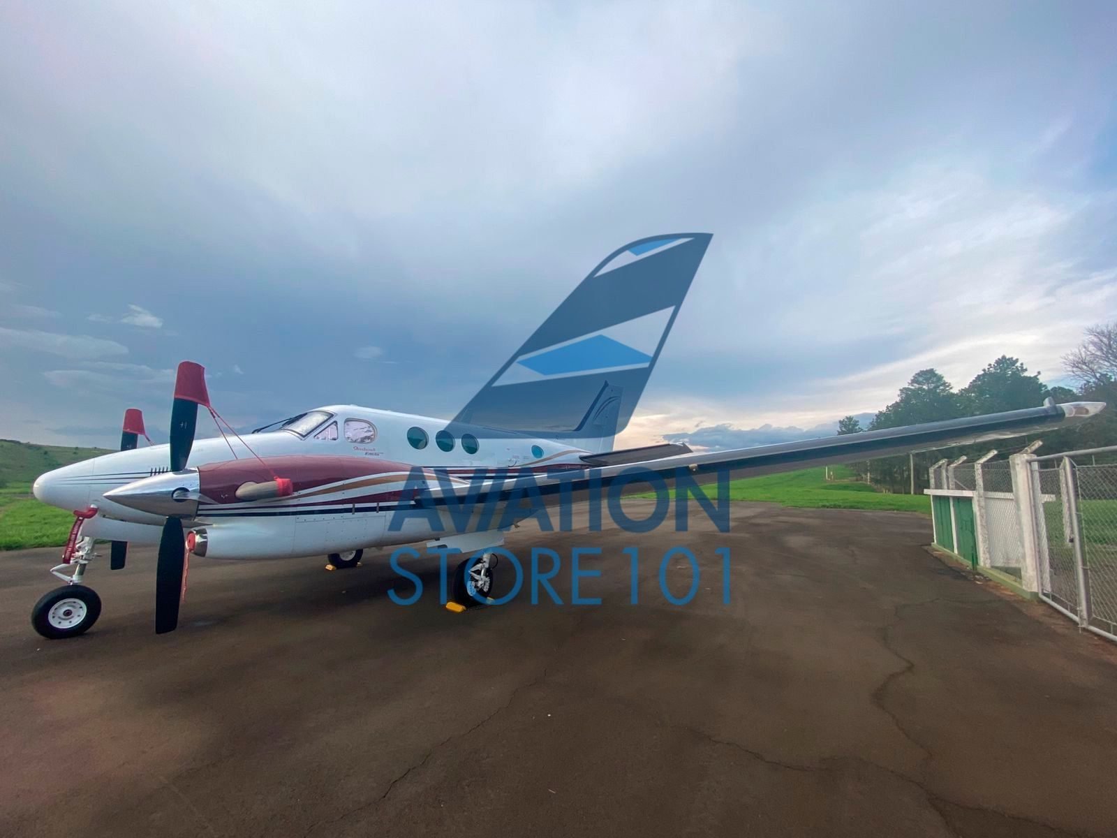 BEECHCRAFT KING AIR C90B 1993 BEECHCRAFT KING AIR C90B 1993