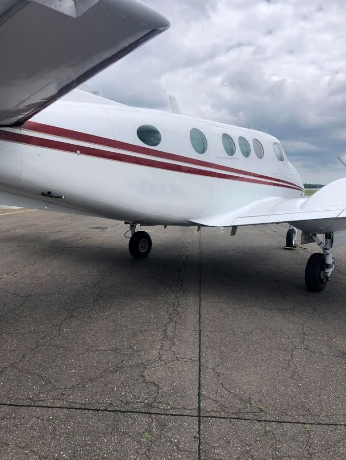 BEECHCRFAT KING AIR E90 1972 BEECHCRFAT KING AIR E90 1972