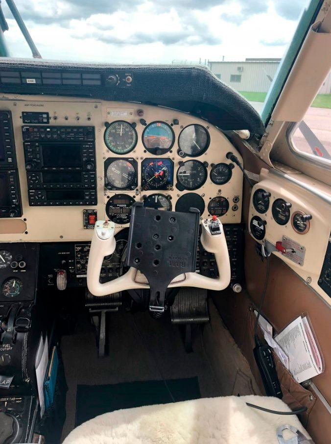 BEECHCRFAT KING AIR E90 1972 BEECHCRFAT KING AIR E90 1972